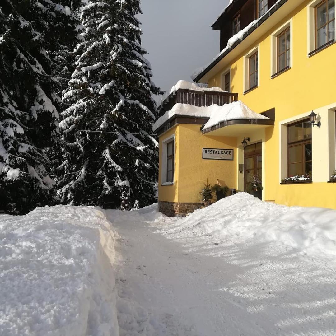 Lucni Dum Hotel Janske Lazne Exterior photo